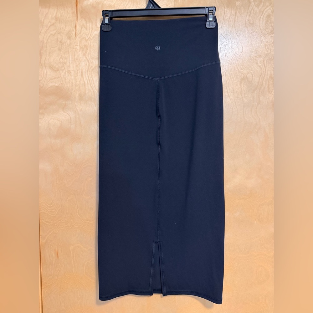 Nulu Slim-Fit High-Rise Skirt - black size 6 NWOT PERFECT - Picture 2 of 6